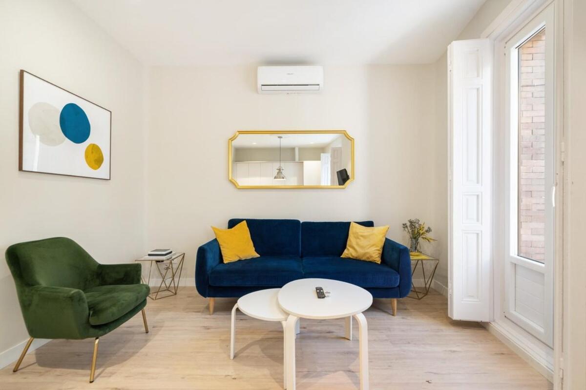 Modern, Brand-new For 4 In Letras - Huertas Apartamento *