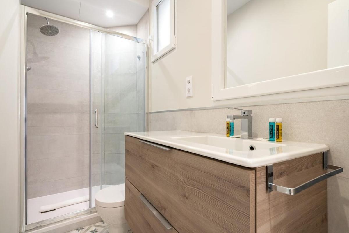 Apartamento Modern, Brand-new For 4 In Letras - Huertas *
