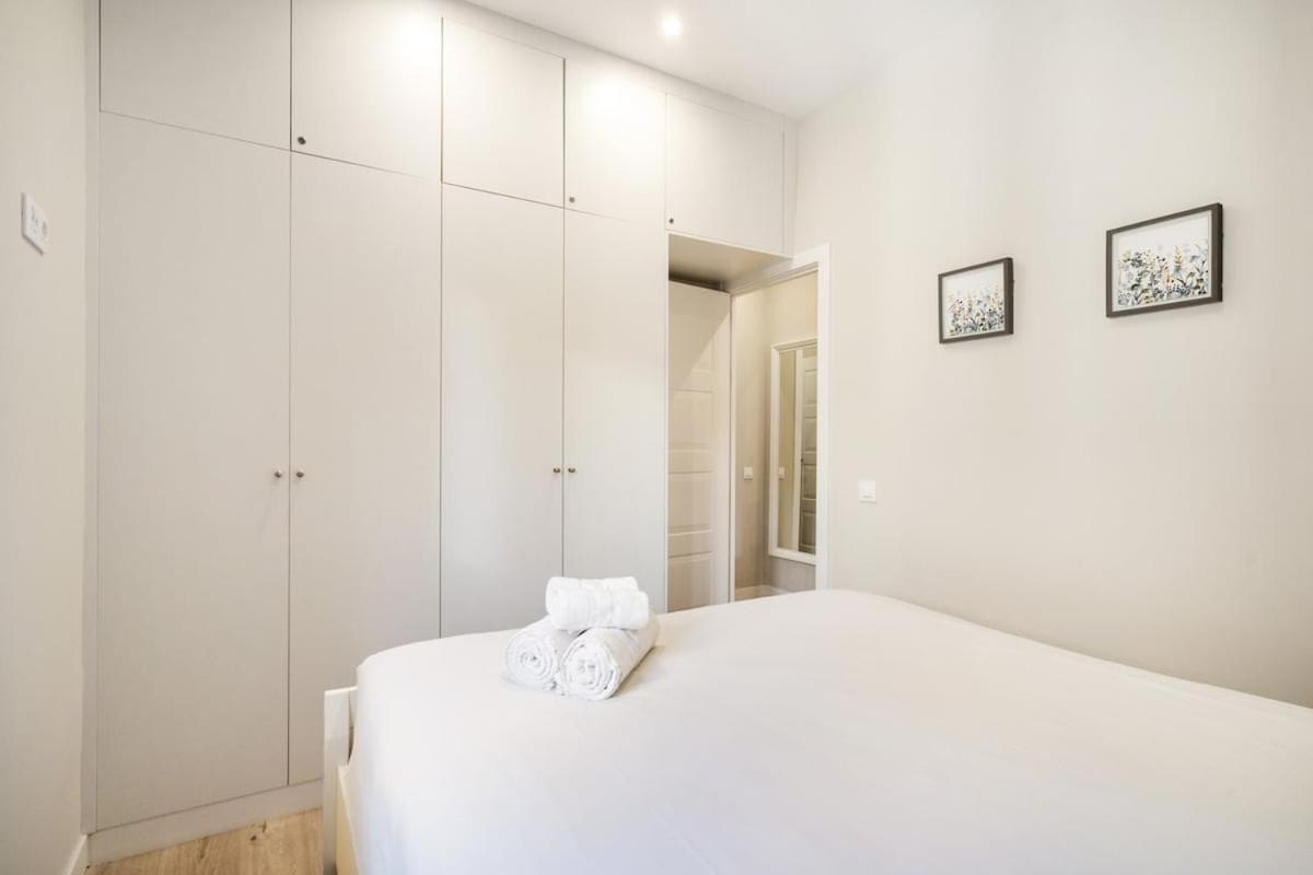 Apartamento Modern, Brand-new For 4 In Letras - Huertas *