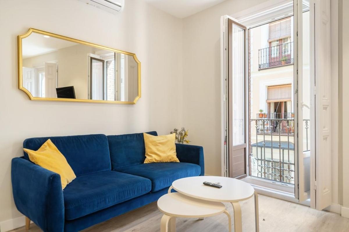 Modern, Brand-new For 4 In Letras - Huertas *