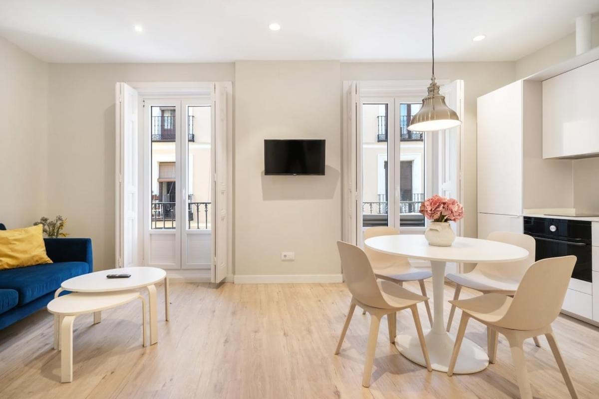 Apartamento Modern, Brand-new For 4 In Letras - Huertas