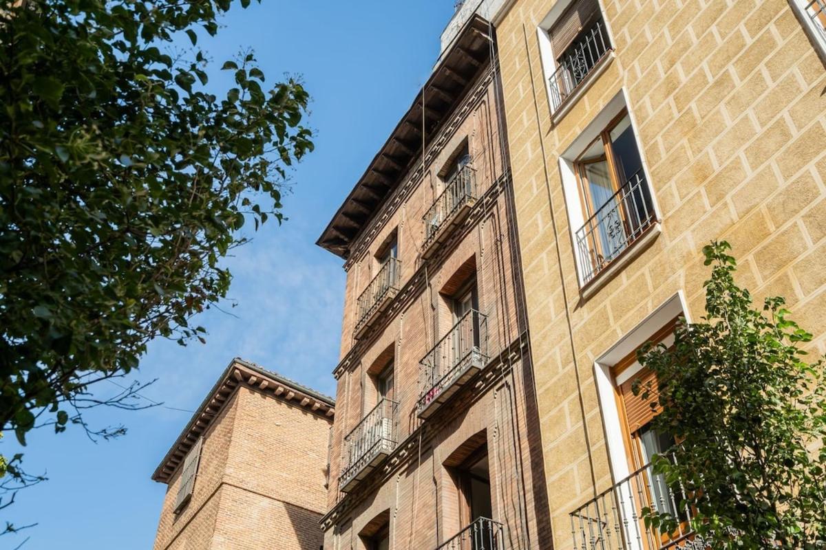 Modern, Brand-new For 4 In Letras - Huertas Apartamento
