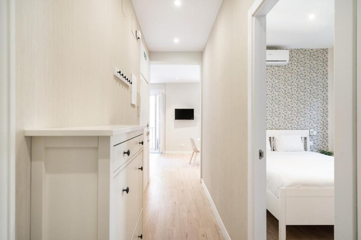Modern, Brand-new For 4 In Letras - Huertas Apartamento *