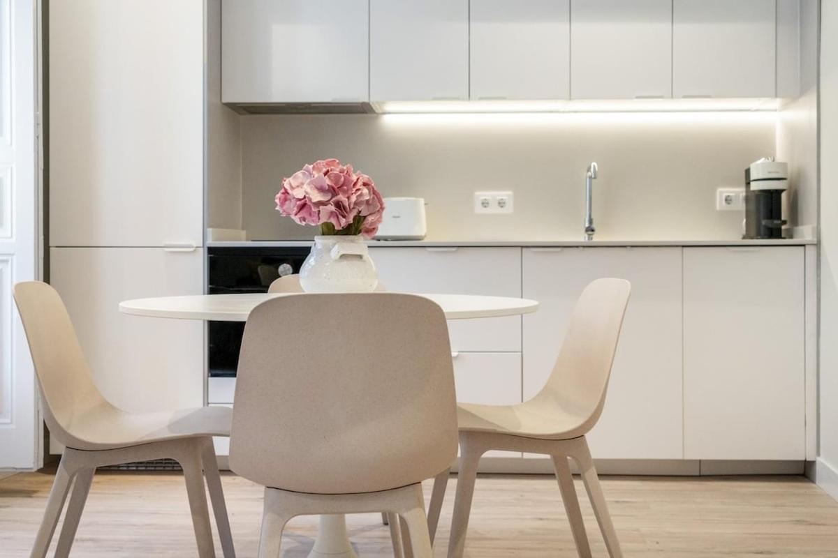 Modern, Brand-new For 4 In Letras - Huertas *